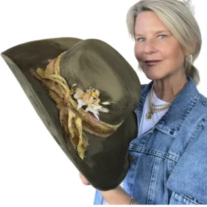 Olive Cowgirl
